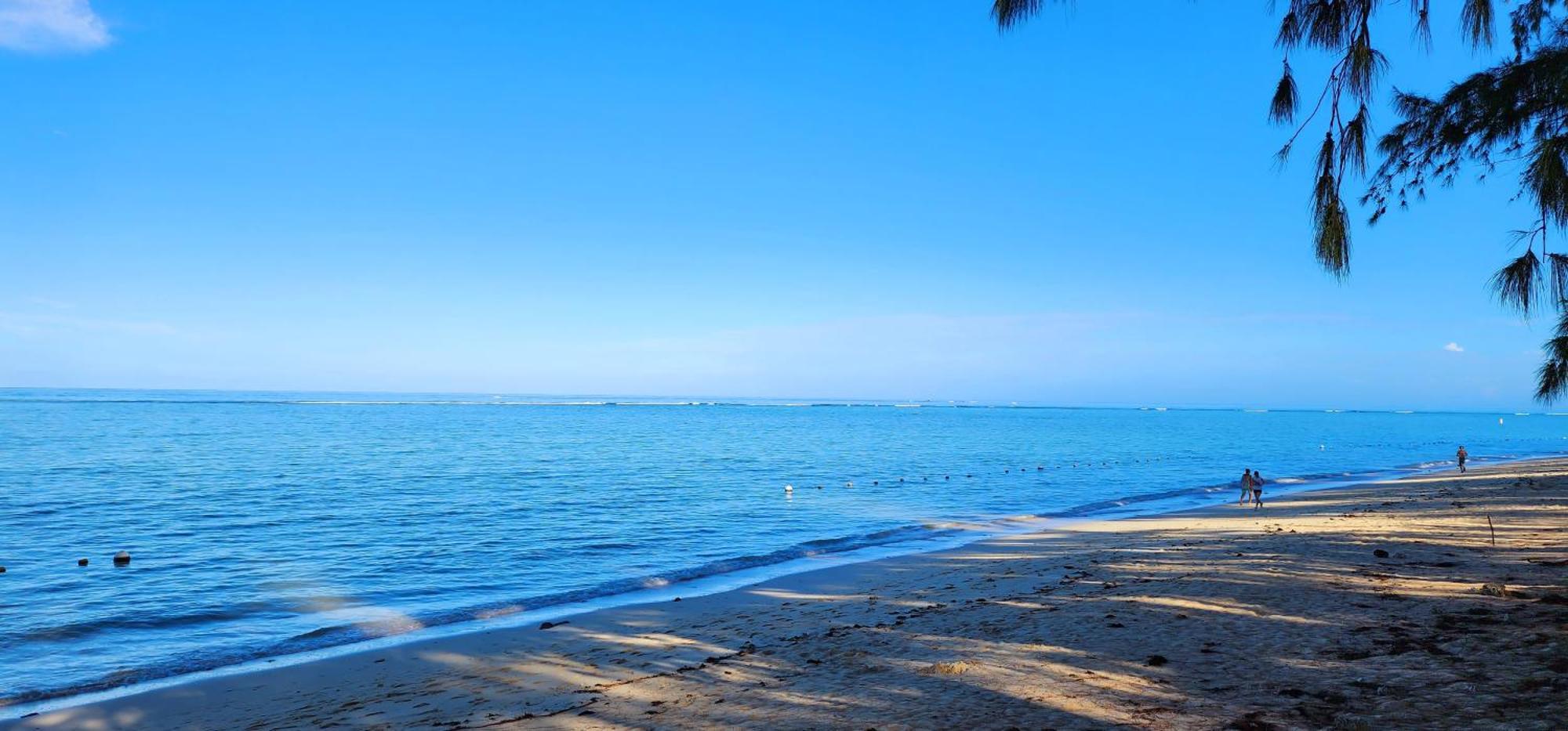 Phoenix Beach Apartments Sea View Flic en Flac Экстерьер фото